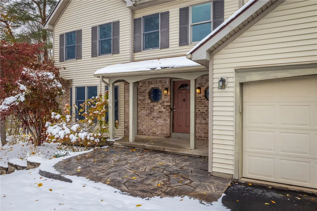 1447 Hiddenpond Lane, Walworth, New York 14568, Walworth, New York 14568, 3 Bedrooms Bedrooms, 6 Rooms Rooms,2 BathroomsBathrooms,Residential,For Sale,1447 Hiddenpond Lane, Walworth, New York 14568,0,R1649805
