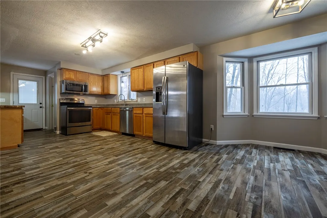 1447 Hiddenpond Lane, Walworth, New York 14568, Walworth, New York 14568, 3 Bedrooms Bedrooms, 6 Rooms Rooms,2 BathroomsBathrooms,Residential,For Sale,1447 Hiddenpond Lane, Walworth, New York 14568,0,R1649805