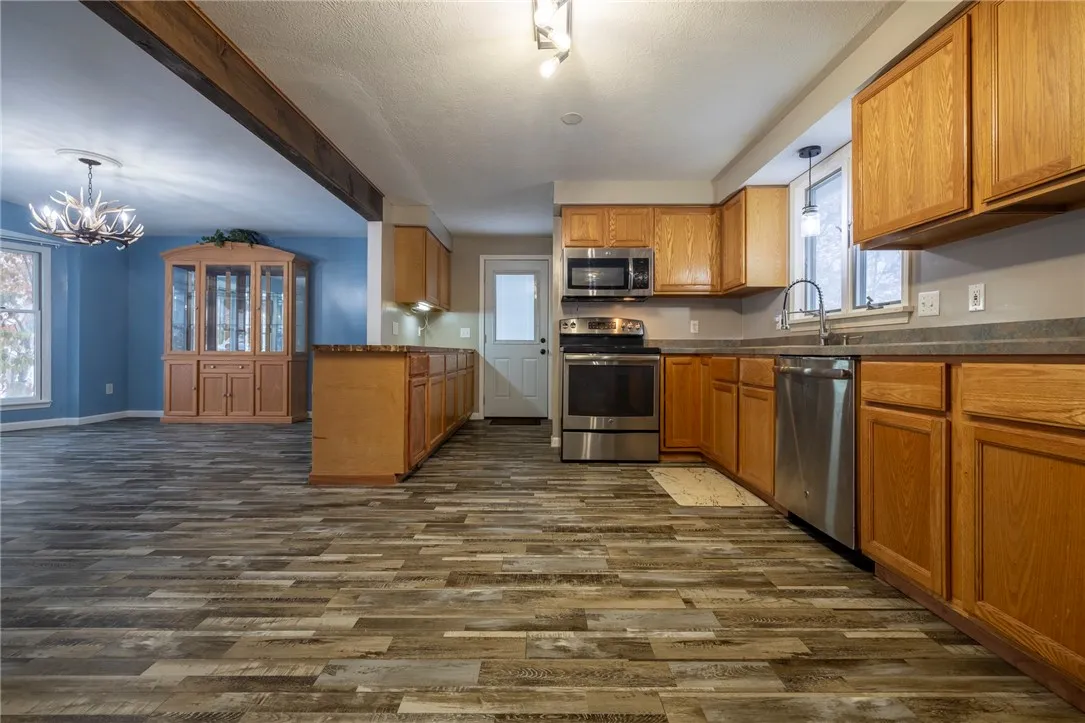 1447 Hiddenpond Lane, Walworth, New York 14568, Walworth, New York 14568, 3 Bedrooms Bedrooms, 6 Rooms Rooms,2 BathroomsBathrooms,Residential,For Sale,1447 Hiddenpond Lane, Walworth, New York 14568,0,R1649805