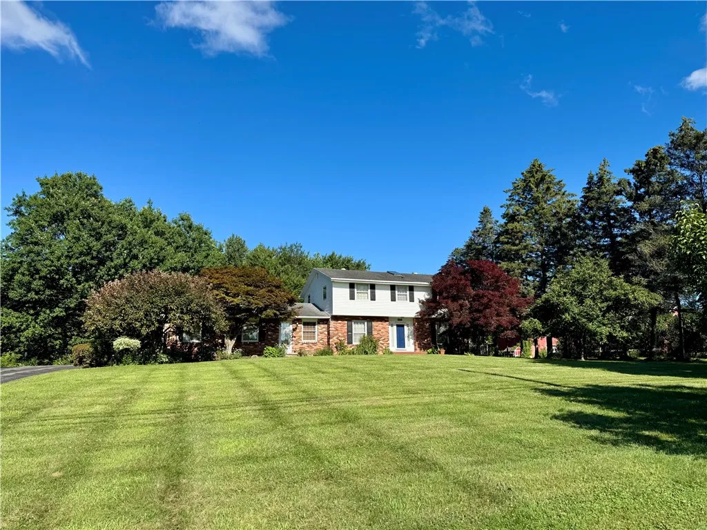 4233 Clover, Mendon, New York 14472, Mendon, New York 14472, 4 Bedrooms Bedrooms, 9 Rooms Rooms,2 BathroomsBathrooms,Residential,For Sale,4233 Clover, Mendon, New York 14472,0,R1650877