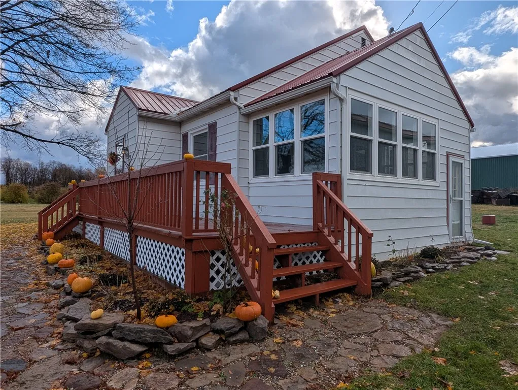 5329 Williamson Road, Marion, New York 14505, Marion, New York 14505, 3 Bedrooms Bedrooms, 5 Rooms Rooms,1 BathroomBathrooms,Residential,For Sale,5329 Williamson Road, Marion, New York 14505,0,R1650420