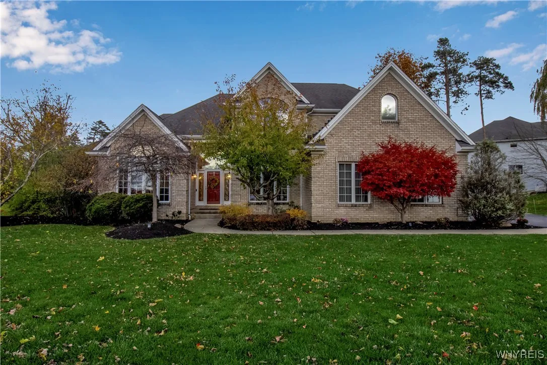 12 Woodthrush Trail, Orchard Park, New York 14127, Orchard Park, New York 14127, 4 Bedrooms Bedrooms, 10 Rooms Rooms,2 BathroomsBathrooms,Residential,For Sale,12 Woodthrush Trail, Orchard Park, New York 14127,0,B1649230