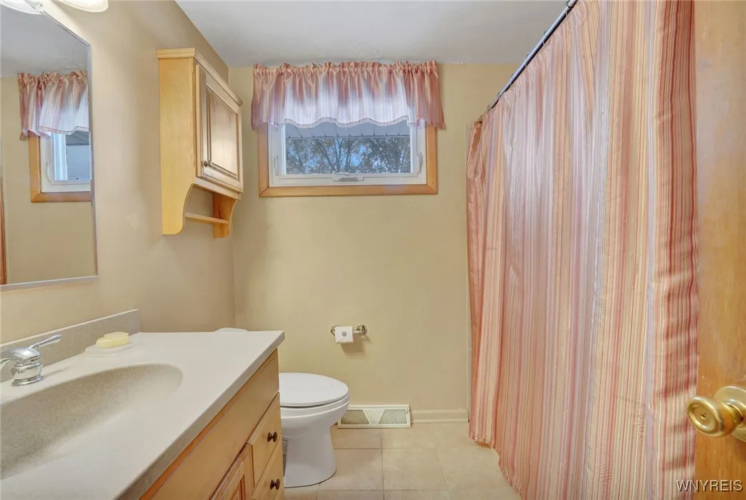 219 Forest Hill Drive, Amherst, New York 14221, Amherst, New York 14221, 3 Bedrooms Bedrooms, 8 Rooms Rooms,1 BathroomBathrooms,Residential,For Sale,219 Forest Hill Drive, Amherst, New York 14221,0,B1650427