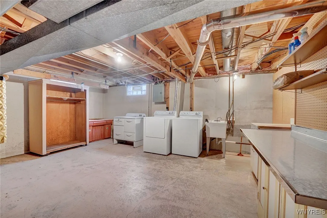 219 Forest Hill Drive, Amherst, New York 14221, Amherst, New York 14221, 3 Bedrooms Bedrooms, 8 Rooms Rooms,1 BathroomBathrooms,Residential,For Sale,219 Forest Hill Drive, Amherst, New York 14221,0,B1650427