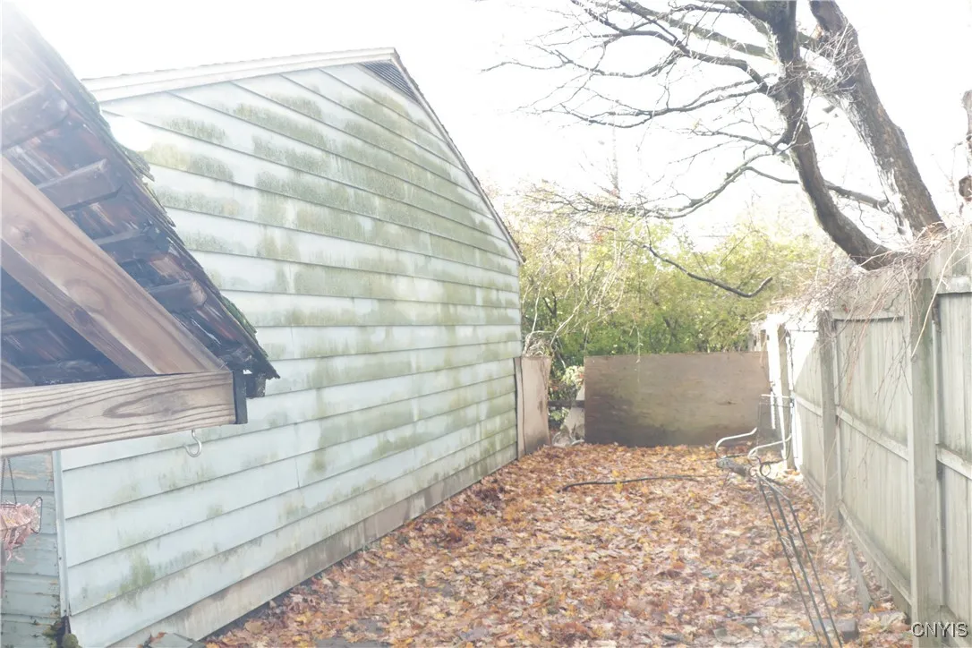 337 Lillian Avenue, Syracuse, New York 13206, Syracuse, New York 13206, 3 Bedrooms Bedrooms, 6 Rooms Rooms,1 BathroomBathrooms,Residential,For Sale,337 Lillian Avenue, Syracuse, New York 13206,0,S1650844