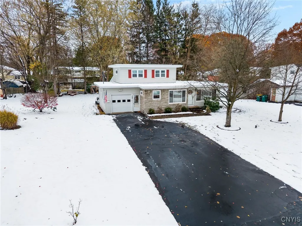 105 Herman Drive, Clay, New York 13212, Clay, New York 13212, 3 Bedrooms Bedrooms, 9 Rooms Rooms,1 BathroomBathrooms,Residential,For Sale,105 Herman Drive, Clay, New York 13212,0,S1650839