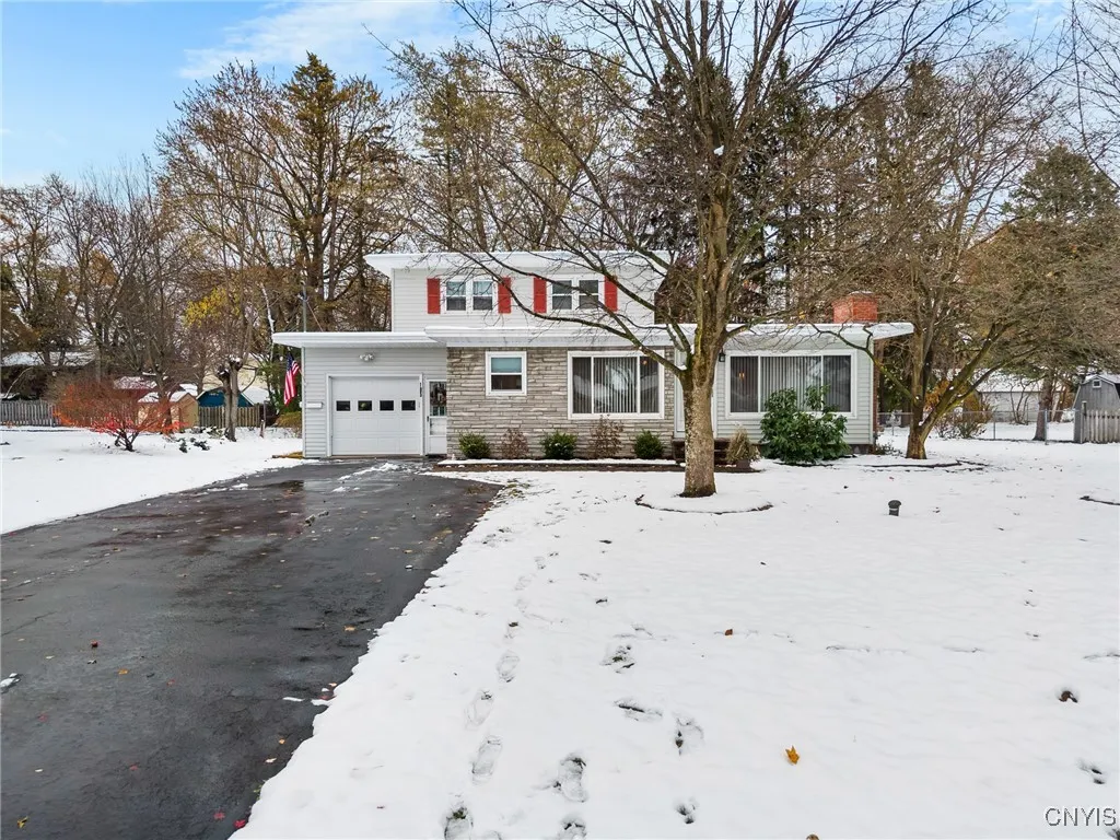 105 Herman Drive, Clay, New York 13212, Clay, New York 13212, 3 Bedrooms Bedrooms, 9 Rooms Rooms,1 BathroomBathrooms,Residential,For Sale,105 Herman Drive, Clay, New York 13212,0,S1650839