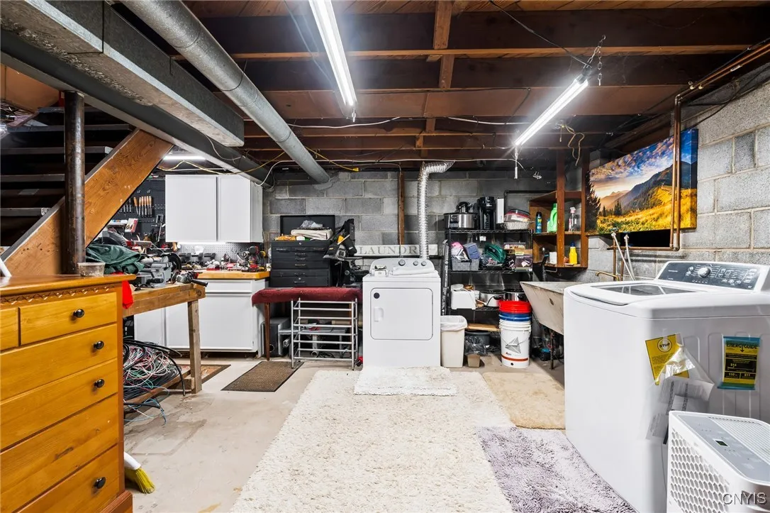 105 Herman Drive, Clay, New York 13212, Clay, New York 13212, 3 Bedrooms Bedrooms, 9 Rooms Rooms,1 BathroomBathrooms,Residential,For Sale,105 Herman Drive, Clay, New York 13212,0,S1650839