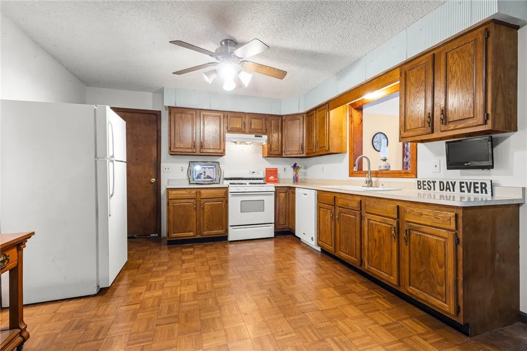 2848 Graney Road, Caledonia, New York 14423, Caledonia, New York 14423, 3 Bedrooms Bedrooms, 7 Rooms Rooms,2 BathroomsBathrooms,Residential,For Sale,2848 Graney Road, Caledonia, New York 14423,0,R1650843