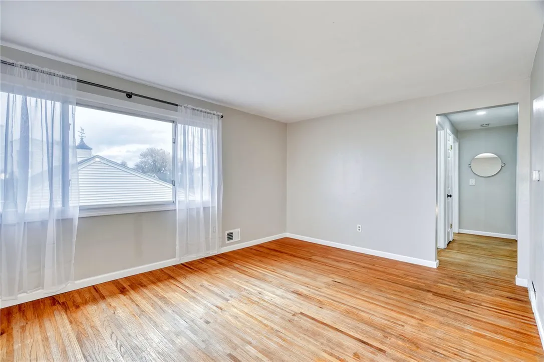 140 North Dr, Greece, New York 14612, Greece, New York 14612, 4 Bedrooms Bedrooms, 7 Rooms Rooms,1 BathroomBathrooms,Residential,For Sale,140 North Dr, Greece, New York 14612,0,R1650882