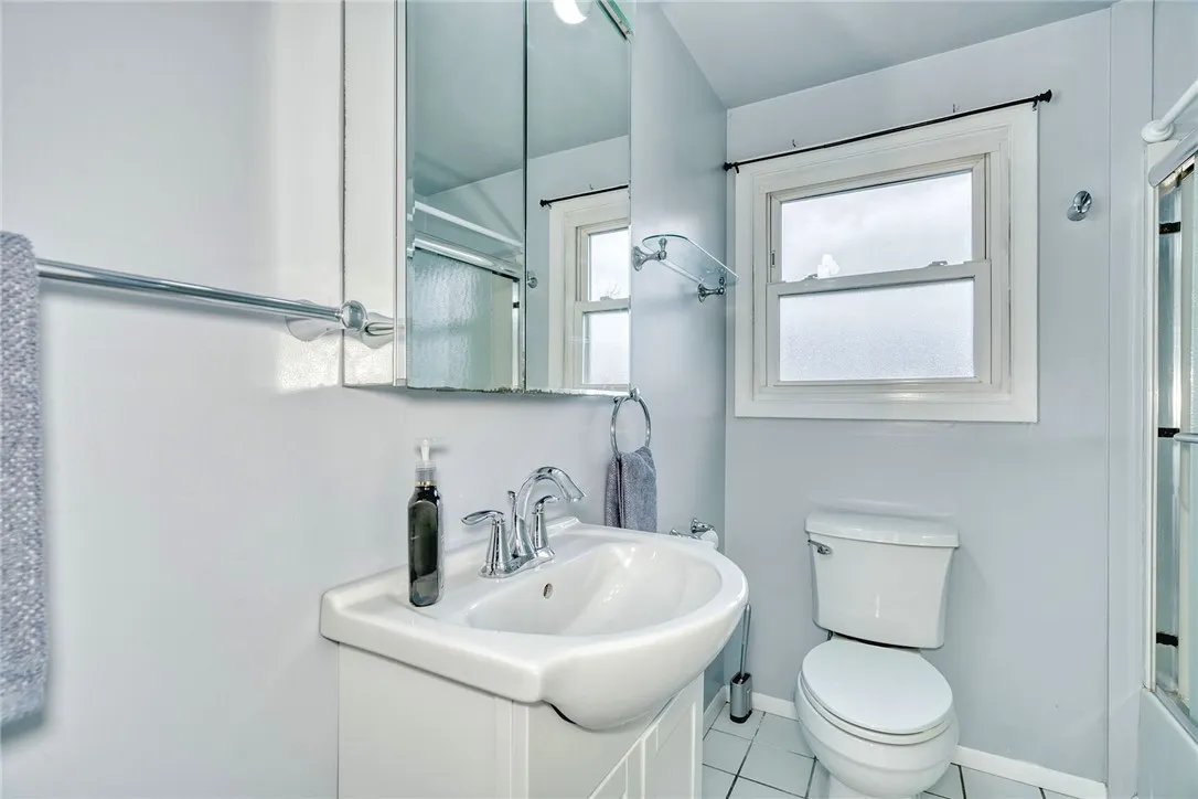 140 North Dr, Greece, New York 14612, Greece, New York 14612, 4 Bedrooms Bedrooms, 7 Rooms Rooms,1 BathroomBathrooms,Residential,For Sale,140 North Dr, Greece, New York 14612,0,R1650882