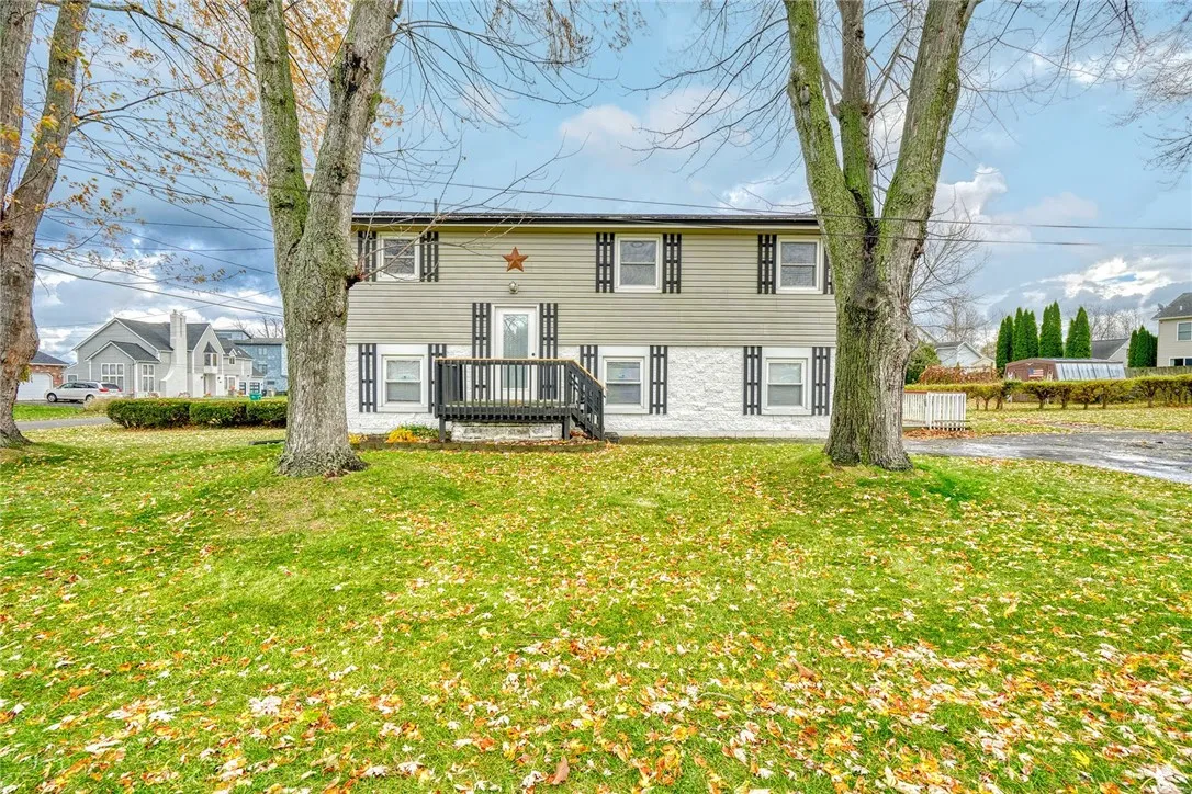 140 North Dr, Greece, New York 14612, Greece, New York 14612, 4 Bedrooms Bedrooms, 7 Rooms Rooms,1 BathroomBathrooms,Residential,For Sale,140 North Dr, Greece, New York 14612,0,R1650882