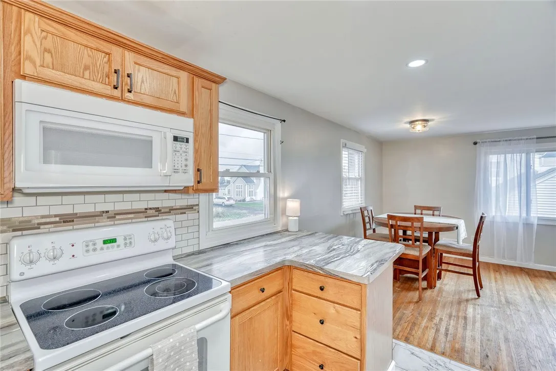 140 North Dr, Greece, New York 14612, Greece, New York 14612, 4 Bedrooms Bedrooms, 7 Rooms Rooms,1 BathroomBathrooms,Residential,For Sale,140 North Dr, Greece, New York 14612,0,R1650882