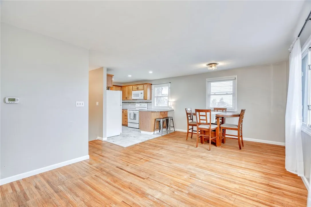 140 North Dr, Greece, New York 14612, Greece, New York 14612, 4 Bedrooms Bedrooms, 7 Rooms Rooms,1 BathroomBathrooms,Residential,For Sale,140 North Dr, Greece, New York 14612,0,R1650882