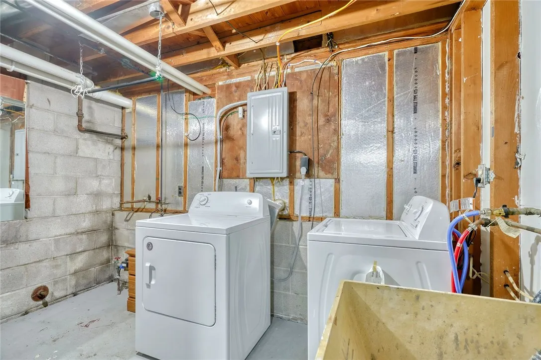 140 North Dr, Greece, New York 14612, Greece, New York 14612, 4 Bedrooms Bedrooms, 7 Rooms Rooms,1 BathroomBathrooms,Residential,For Sale,140 North Dr, Greece, New York 14612,0,R1650882