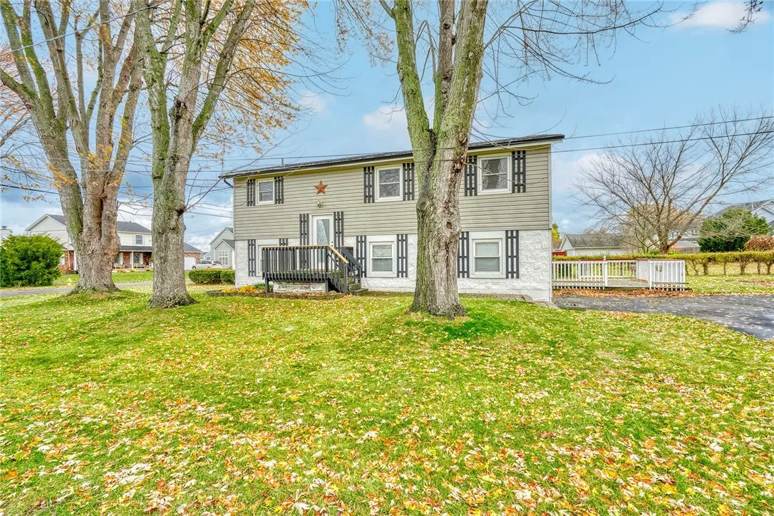 140 North Dr, Greece, New York 14612, Greece, New York 14612, 4 Bedrooms Bedrooms, 7 Rooms Rooms,1 BathroomBathrooms,Residential,For Sale,140 North Dr, Greece, New York 14612,0,R1650882