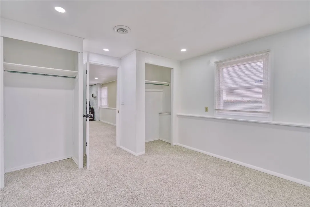140 North Dr, Greece, New York 14612, Greece, New York 14612, 4 Bedrooms Bedrooms, 7 Rooms Rooms,1 BathroomBathrooms,Residential,For Sale,140 North Dr, Greece, New York 14612,0,R1650882