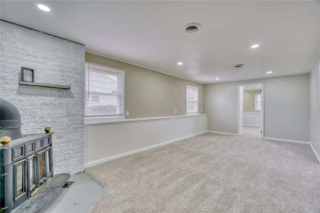 140 North Dr, Greece, New York 14612, Greece, New York 14612, 4 Bedrooms Bedrooms, 7 Rooms Rooms,1 BathroomBathrooms,Residential,For Sale,140 North Dr, Greece, New York 14612,0,R1650882