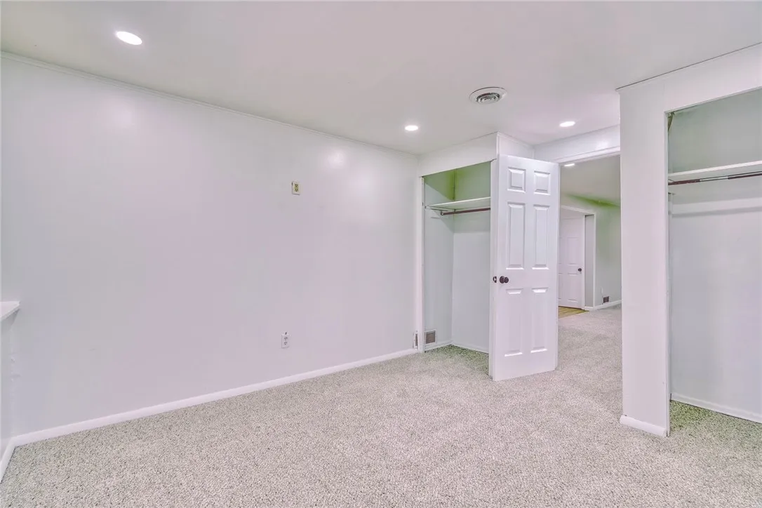 140 North Dr, Greece, New York 14612, Greece, New York 14612, 4 Bedrooms Bedrooms, 7 Rooms Rooms,1 BathroomBathrooms,Residential,For Sale,140 North Dr, Greece, New York 14612,0,R1650882