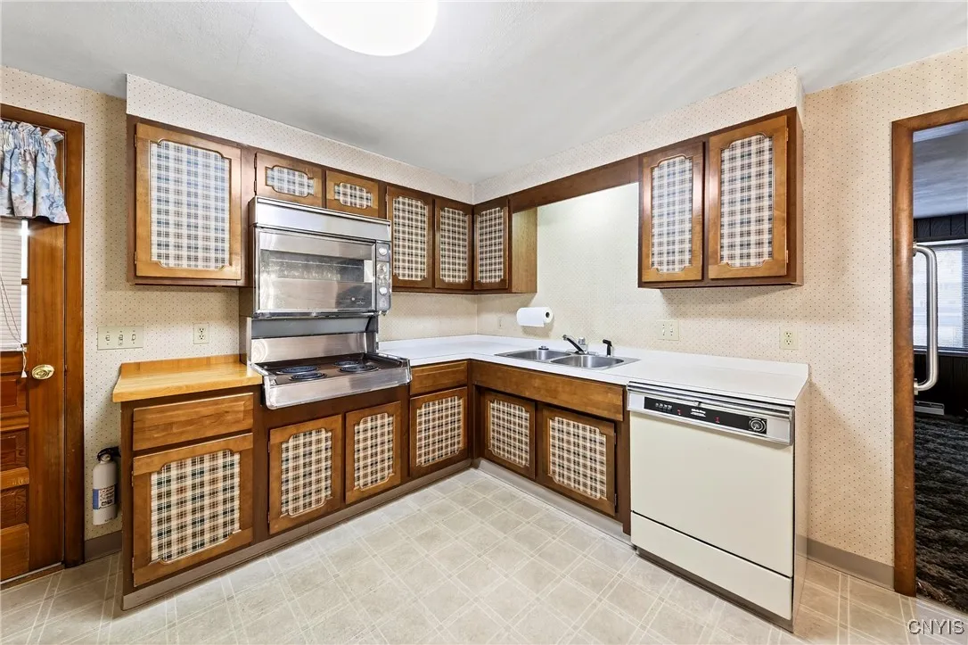 8541 Belnor Drive, Cicero, New York 13039, Cicero, New York 13039, 3 Bedrooms Bedrooms, 6 Rooms Rooms,2 BathroomsBathrooms,Residential,For Sale,8541 Belnor Drive, Cicero, New York 13039,0,S1650879