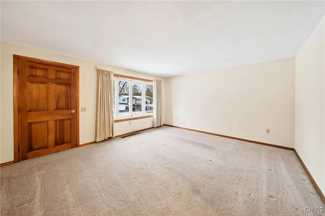 8541 Belnor Drive, Cicero, New York 13039, Cicero, New York 13039, 3 Bedrooms Bedrooms, 6 Rooms Rooms,2 BathroomsBathrooms,Residential,For Sale,8541 Belnor Drive, Cicero, New York 13039,0,S1650879