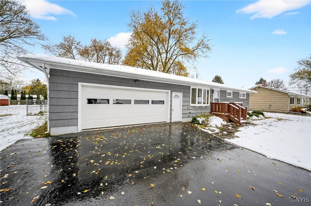 8541 Belnor Drive, Cicero, New York 13039, Cicero, New York 13039, 3 Bedrooms Bedrooms, 6 Rooms Rooms,2 BathroomsBathrooms,Residential,For Sale,8541 Belnor Drive, Cicero, New York 13039,0,S1650879