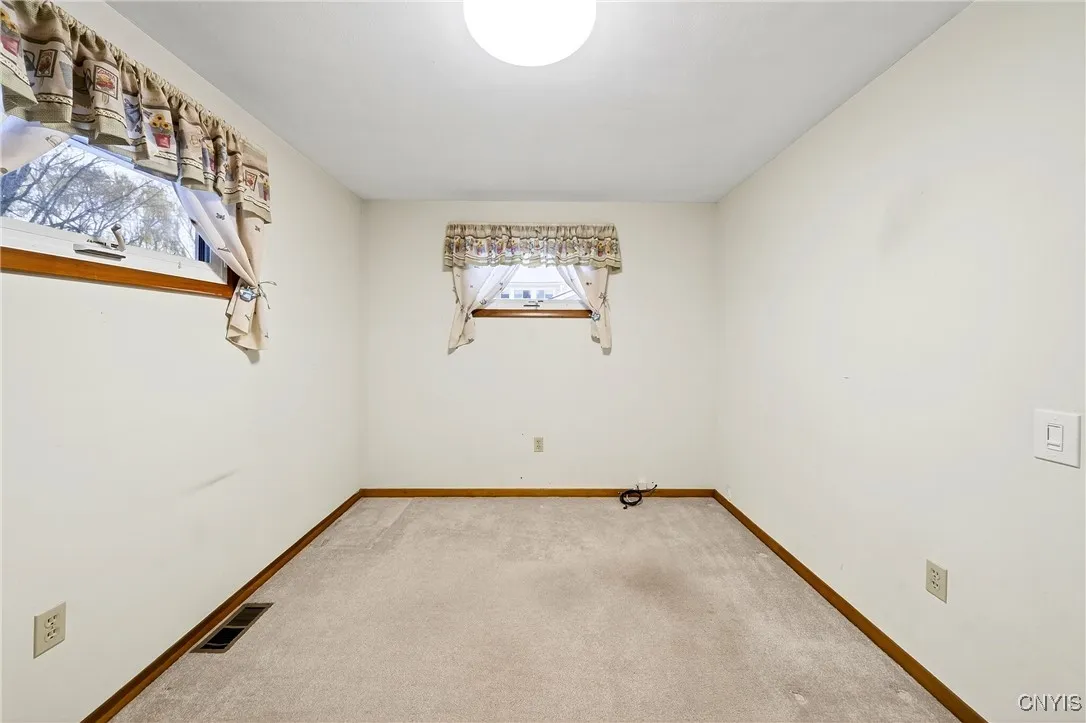 8541 Belnor Drive, Cicero, New York 13039, Cicero, New York 13039, 3 Bedrooms Bedrooms, 6 Rooms Rooms,2 BathroomsBathrooms,Residential,For Sale,8541 Belnor Drive, Cicero, New York 13039,0,S1650879