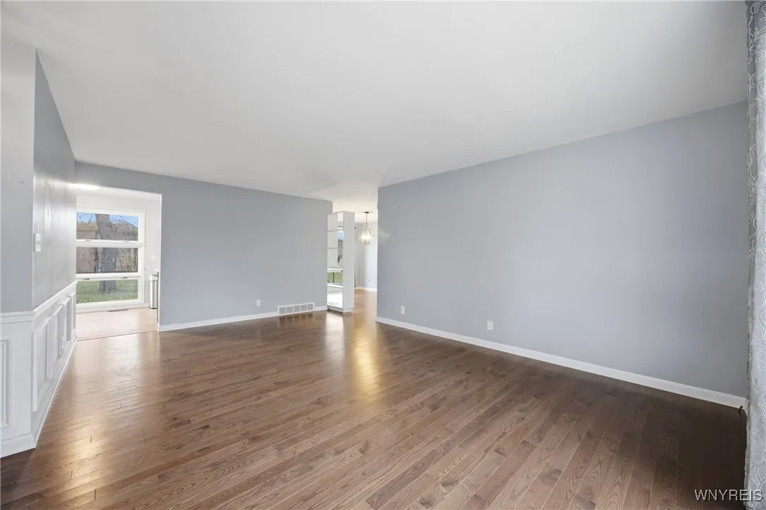 257 Evergreen Drive, Tonawanda, New York 14150, Tonawanda, New York 14150, 3 Bedrooms Bedrooms, 7 Rooms Rooms,1 BathroomBathrooms,Residential,For Sale,257 Evergreen Drive, Tonawanda, New York 14150,0,B1650700