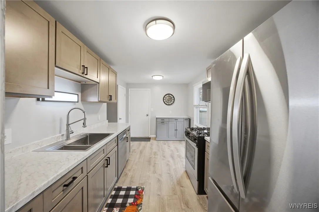 257 Evergreen Drive, Tonawanda, New York 14150, Tonawanda, New York 14150, 3 Bedrooms Bedrooms, 7 Rooms Rooms,1 BathroomBathrooms,Residential,For Sale,257 Evergreen Drive, Tonawanda, New York 14150,0,B1650700