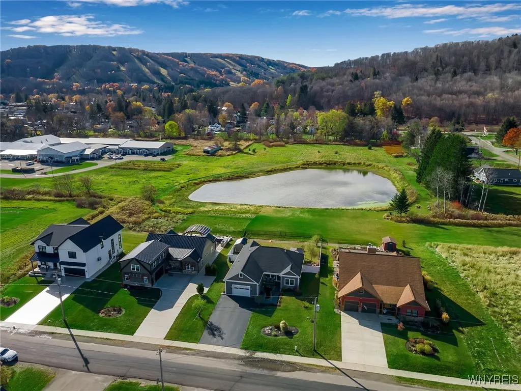 20 Filmore Drive, Ellicottville, New York 14731, Ellicottville, New York 14731, 4 Bedrooms Bedrooms, 10 Rooms Rooms,2 BathroomsBathrooms,Residential,For Sale,20 Filmore Drive, Ellicottville, New York 14731,0,B1650853