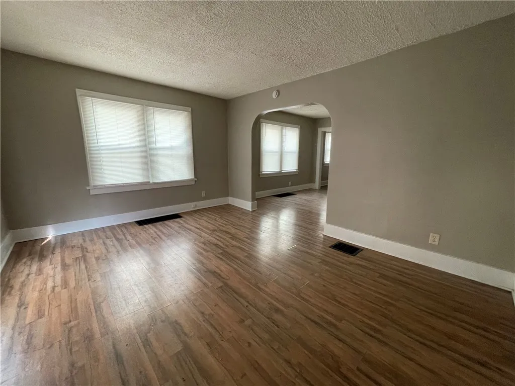 42 Nye Park, Rochester, New York 14621, Rochester, New York 14621, 4 Bedrooms Bedrooms, ,2 BathroomsBathrooms,Residential,For Sale,42 Nye Park, Rochester, New York 14621,0,R1650899