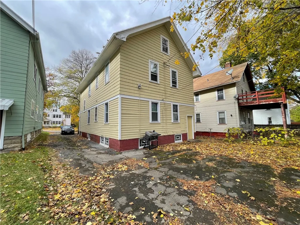 42 Nye Park, Rochester, New York 14621, Rochester, New York 14621, 4 Bedrooms Bedrooms, ,2 BathroomsBathrooms,Residential,For Sale,42 Nye Park, Rochester, New York 14621,0,R1650899
