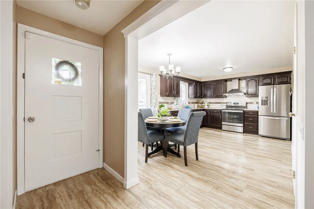 15 Kennedy Circle, Irondequoit, New York 14609, Irondequoit, New York 14609, 3 Bedrooms Bedrooms, 5 Rooms Rooms,1 BathroomBathrooms,Residential,For Sale,15 Kennedy Circle, Irondequoit, New York 14609,0,R1650889