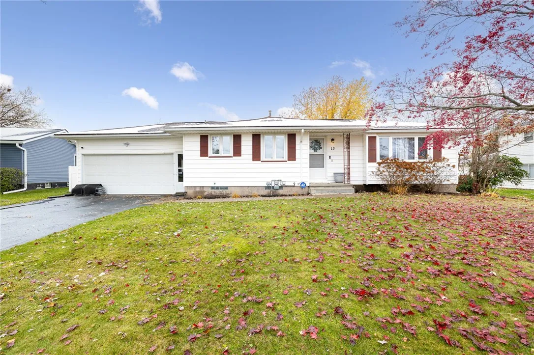 15 Kennedy Circle, Irondequoit, New York 14609, Irondequoit, New York 14609, 3 Bedrooms Bedrooms, 5 Rooms Rooms,1 BathroomBathrooms,Residential,For Sale,15 Kennedy Circle, Irondequoit, New York 14609,0,R1650889
