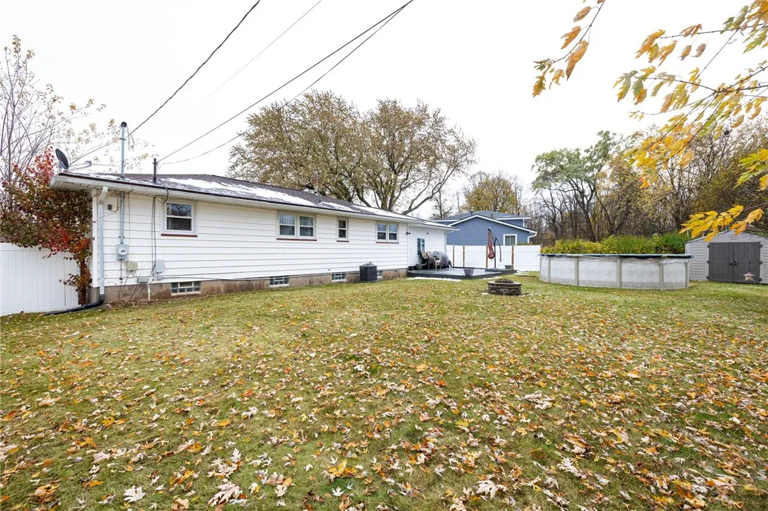 15 Kennedy Circle, Irondequoit, New York 14609, Irondequoit, New York 14609, 3 Bedrooms Bedrooms, 5 Rooms Rooms,1 BathroomBathrooms,Residential,For Sale,15 Kennedy Circle, Irondequoit, New York 14609,0,R1650889
