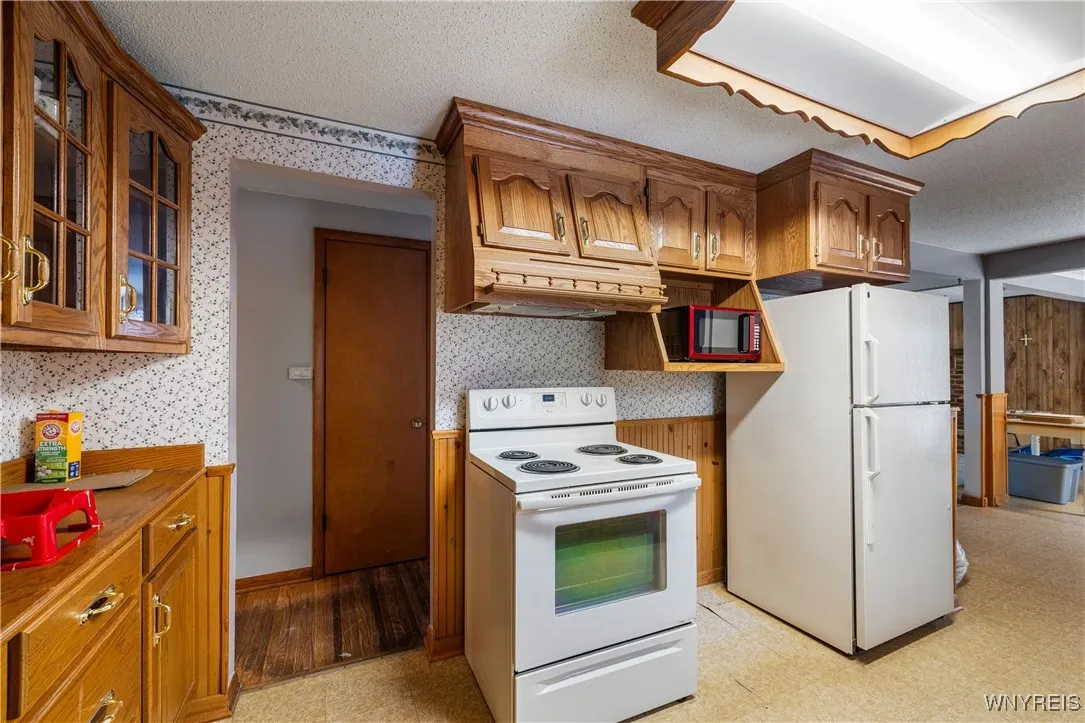 9444 Chestnut Ridge Road, Royalton, New York 14105, Royalton, New York 14105, 4 Bedrooms Bedrooms, 10 Rooms Rooms,1 BathroomBathrooms,Residential,For Sale,9444 Chestnut Ridge Road, Royalton, New York 14105,0,B1650747