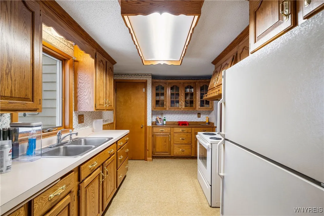 9444 Chestnut Ridge Road, Royalton, New York 14105, Royalton, New York 14105, 4 Bedrooms Bedrooms, 10 Rooms Rooms,1 BathroomBathrooms,Residential,For Sale,9444 Chestnut Ridge Road, Royalton, New York 14105,0,B1650747