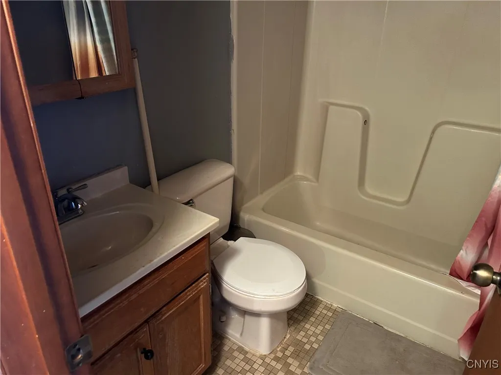 41 West Van Buren Street, Oswego, New York 13126, Oswego, New York 13126, 2 Bedrooms Bedrooms, 5 Rooms Rooms,1 BathroomBathrooms,Residential,For Sale,41 West Van Buren Street, Oswego, New York 13126,0,S1650419