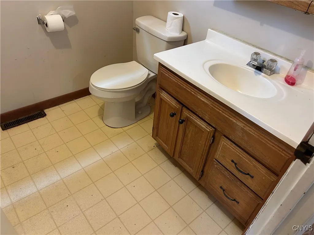 41 West Van Buren Street, Oswego, New York 13126, Oswego, New York 13126, 2 Bedrooms Bedrooms, 5 Rooms Rooms,1 BathroomBathrooms,Residential,For Sale,41 West Van Buren Street, Oswego, New York 13126,0,S1650419