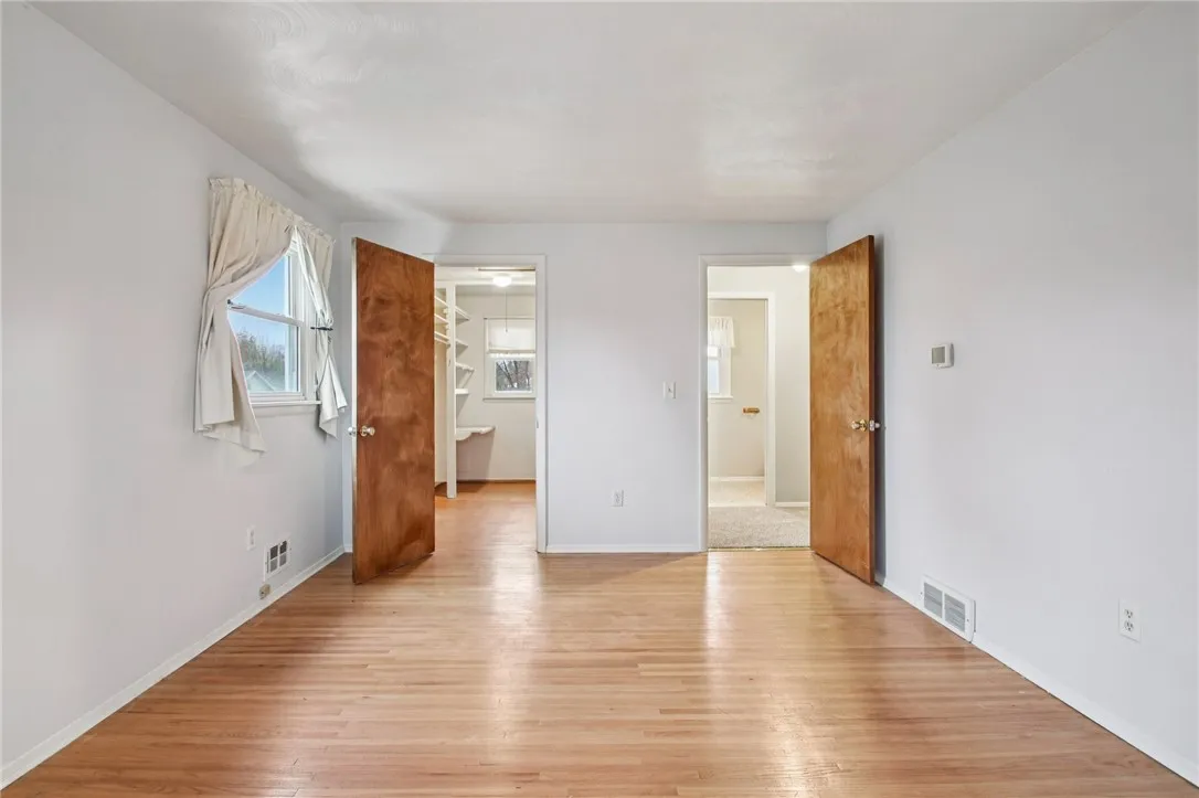 137 Rahway Road, Gates, New York 14606, Gates, New York 14606, 3 Bedrooms Bedrooms, 8 Rooms Rooms,1 BathroomBathrooms,Residential,For Sale,137 Rahway Road, Gates, New York 14606,0,R1650191