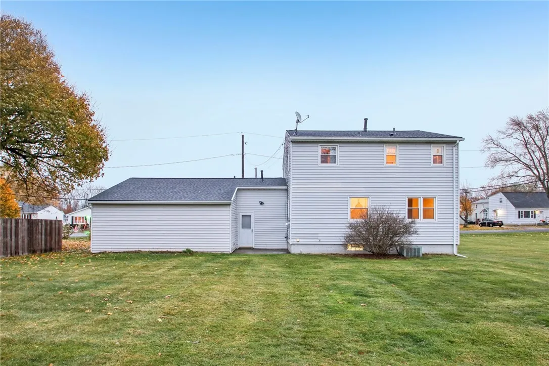 137 Rahway Road, Gates, New York 14606, Gates, New York 14606, 3 Bedrooms Bedrooms, 8 Rooms Rooms,1 BathroomBathrooms,Residential,For Sale,137 Rahway Road, Gates, New York 14606,0,R1650191