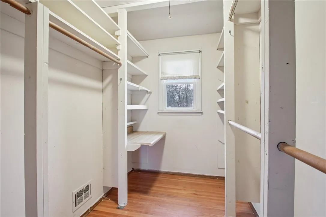 137 Rahway Road, Gates, New York 14606, Gates, New York 14606, 3 Bedrooms Bedrooms, 8 Rooms Rooms,1 BathroomBathrooms,Residential,For Sale,137 Rahway Road, Gates, New York 14606,0,R1650191