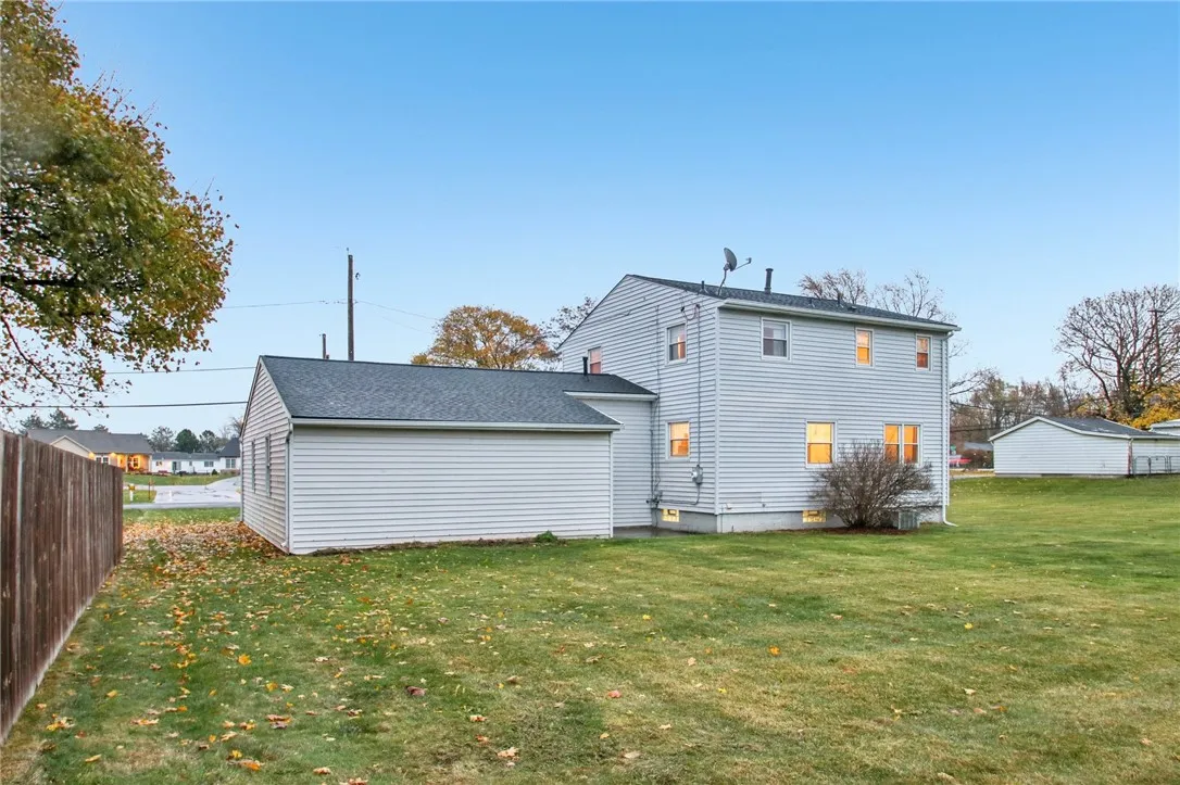 137 Rahway Road, Gates, New York 14606, Gates, New York 14606, 3 Bedrooms Bedrooms, 8 Rooms Rooms,1 BathroomBathrooms,Residential,For Sale,137 Rahway Road, Gates, New York 14606,0,R1650191