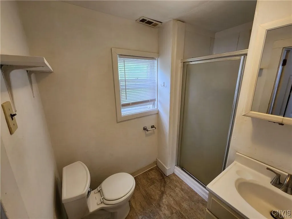 136 Lakeview Avenue 2, Syracuse, New York 13204, Syracuse, New York 13204, 7 Bedrooms Bedrooms, ,2 BathroomsBathrooms,Residential,For Sale,136 Lakeview Avenue 2, Syracuse, New York 13204,0,S1650237