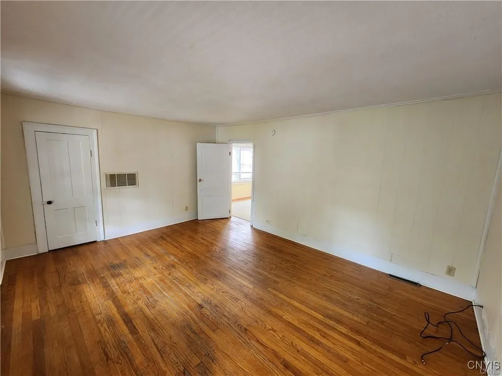 136 Lakeview Avenue 2, Syracuse, New York 13204, Syracuse, New York 13204, 7 Bedrooms Bedrooms, ,2 BathroomsBathrooms,Residential,For Sale,136 Lakeview Avenue 2, Syracuse, New York 13204,0,S1650237