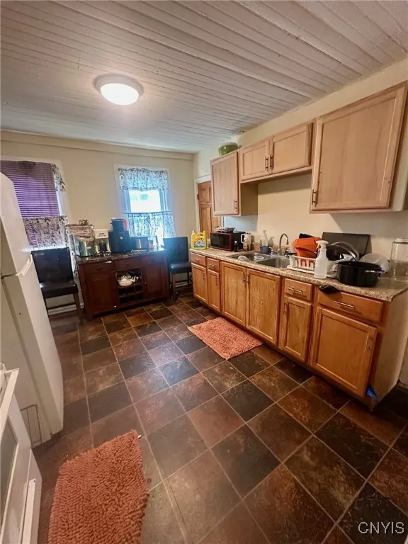 136 Lakeview Avenue 2, Syracuse, New York 13204, Syracuse, New York 13204, 7 Bedrooms Bedrooms, ,2 BathroomsBathrooms,Residential,For Sale,136 Lakeview Avenue 2, Syracuse, New York 13204,0,S1650237