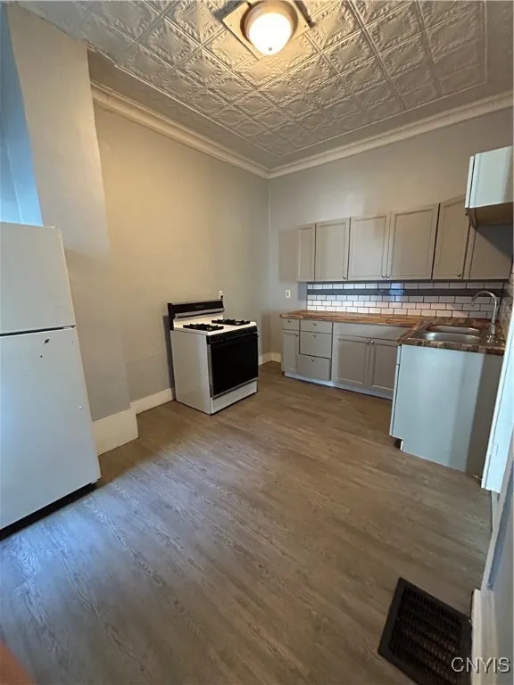 419 Richmond Avenue, Syracuse, New York 13204, Syracuse, New York 13204, 5 Bedrooms Bedrooms, ,Multi Family,For Sale,419 Richmond Avenue, Syracuse, New York 13204,0,S1649911