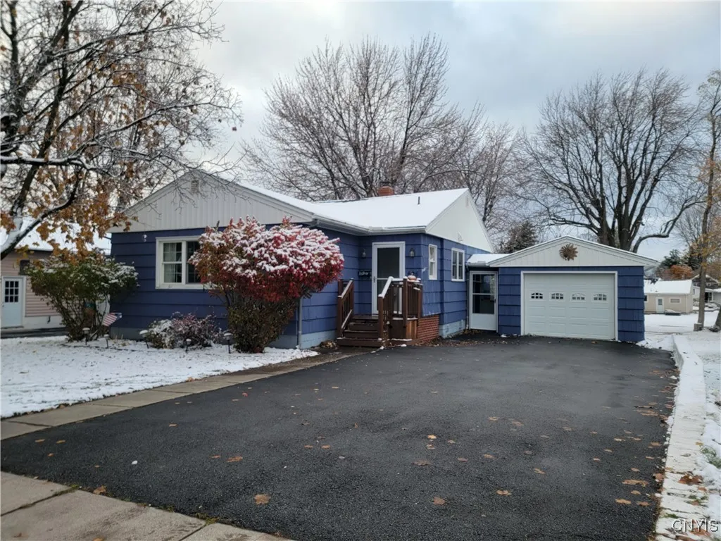 626 South Hamilton Street, Watertown City, New Yor, Watertown City, New York 13601, 2 Bedrooms Bedrooms, 7 Rooms Rooms,1 BathroomBathrooms,Residential,For Sale,626 South Hamilton Street, Watertown City, New Yor,0,S1650455