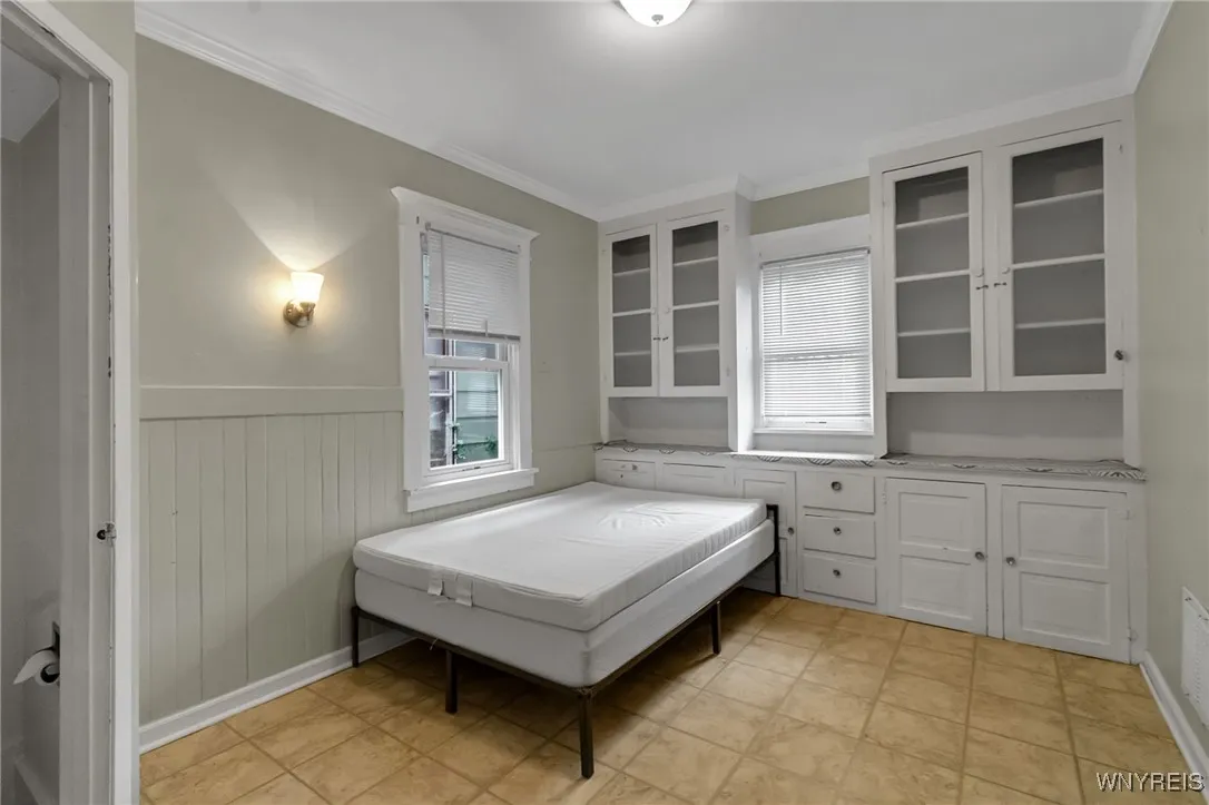 142 Englewood Avenue, Buffalo, New York 14214, Buffalo, New York 14214, 5 Bedrooms Bedrooms, 8 Rooms Rooms,1 BathroomBathrooms,Residential,For Sale,142 Englewood Avenue, Buffalo, New York 14214,0,B1650538