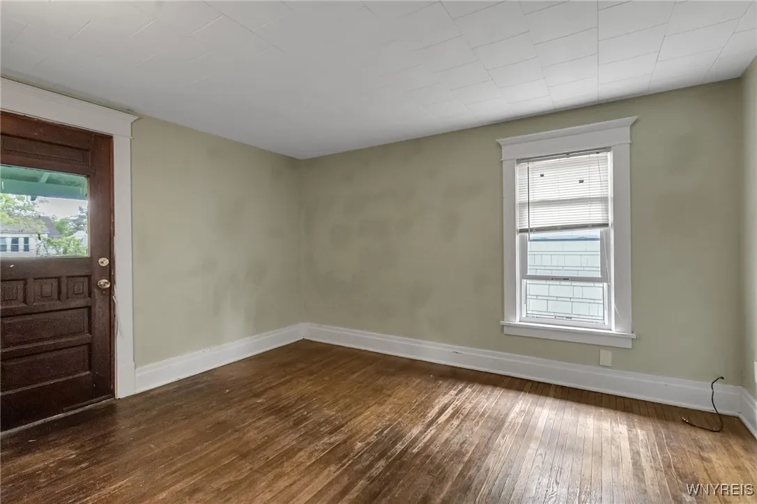 142 Englewood Avenue, Buffalo, New York 14214, Buffalo, New York 14214, 5 Bedrooms Bedrooms, 8 Rooms Rooms,1 BathroomBathrooms,Residential,For Sale,142 Englewood Avenue, Buffalo, New York 14214,0,B1650538